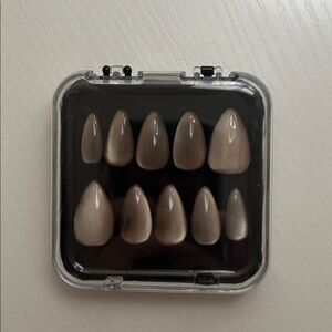 XL Hand-Painted Ash Brown Cat Eye Press On Nails